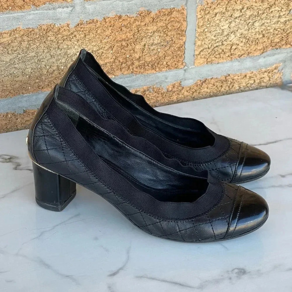 Tory Burch Carrie Black Quilted Leather Cap Toe Block Heel Gold Logo Size 6.5 - Picture 1 of 12